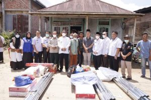 warga desa Limbur baru korban puting beliung dapat perhatian bupati kepahiang