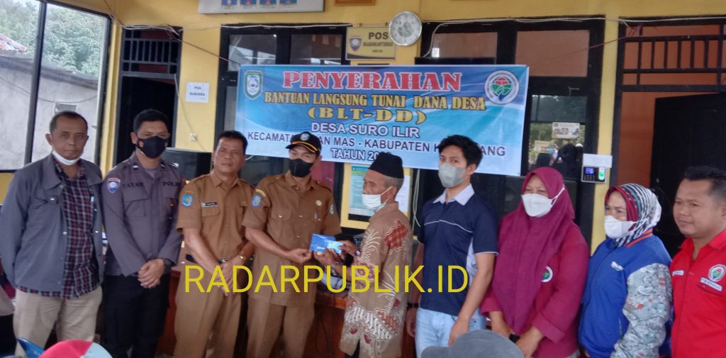 Sejahterakan masyarakat menjelang idul Fitri pemdes suro ilir bagikan BLT-DD