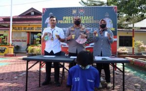 922 butir pil Heximer beserta penjual diamankan polres rejang lebong