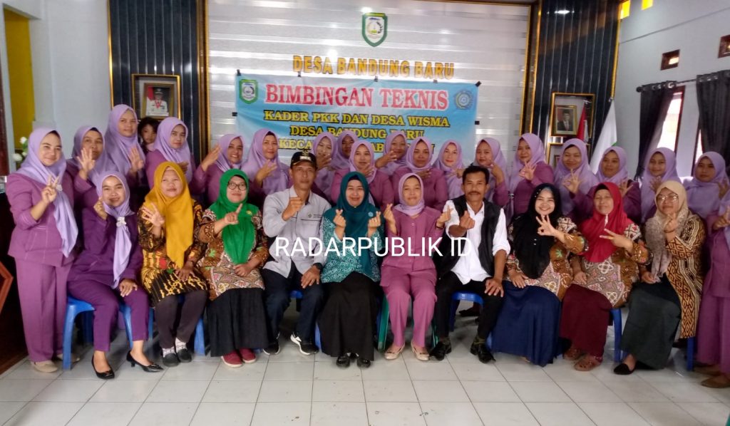 untuk meningkatkan SDM, kader PKK desa Bandung baru adakan bimtek