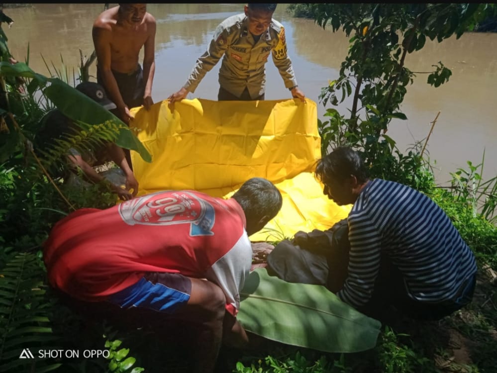 lelaki paruh baya ditemukan tidak bernyawa dipinggir sungai