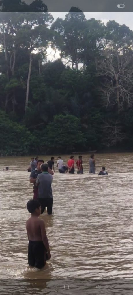 Breaking News! Batang Merangin Kembali Memakan Korban Satu Orang Santri di Kabarkan Hanyut di Limbur Merangin