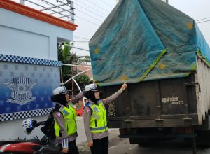 Polres Kepahiang Tindak Truk Kelebihan Muatan