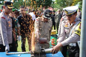 Bupati Musnahkan Barang Bukti Hasil Ops Pekat dan KRYD Polres Kepahiang