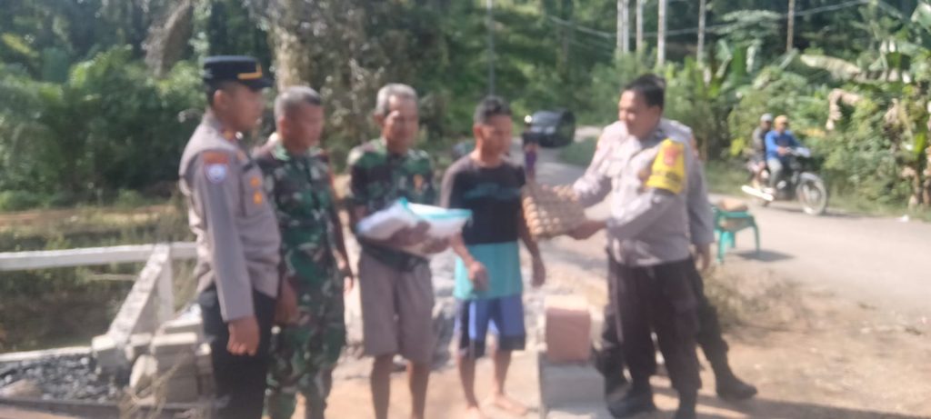 Peduli Warga Terkena Musibah, Polres BS Berikan Bantuan