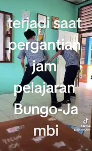 Viral.!!! Beredar Video Siswa SMA Negeri 12 Bungo Berkelahi di Dalam Kelas