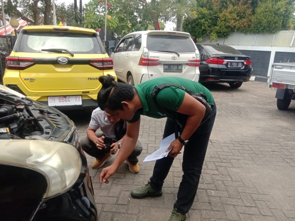 Modus Cek Fisik Kendaraan, Gerombolan Oknum Debt Kolektor Rampas Mobil di Jalan