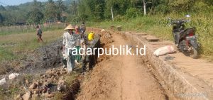 Dukung Produktifitas Petani, Pemdes Tanjung Alam Bangun Jalan Usaha Tani