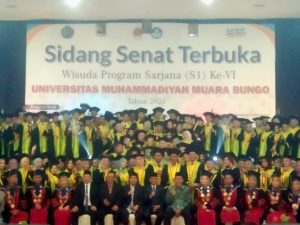 ummuba sukses mengelar wisuda yang di ikuti wisudawan dan dihadiri wakil bupati bungo.