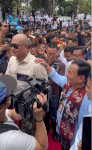 Kawal Prabowo Daftar KPU, Putra Jambi Sangar Pakai Kaca Mata Hitam Berkepala Botak