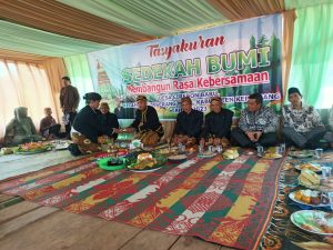 Sedekah Bumi Desa Cirebon Baru Berlangsung Khidmat Dan Meriah