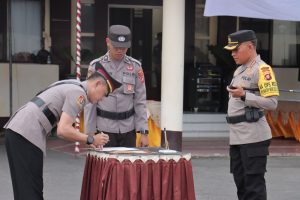 Kapolresta Gorontalo Kota Pimpin Sertijab Kasat Intelkam dan Kapolsek Kota Barat