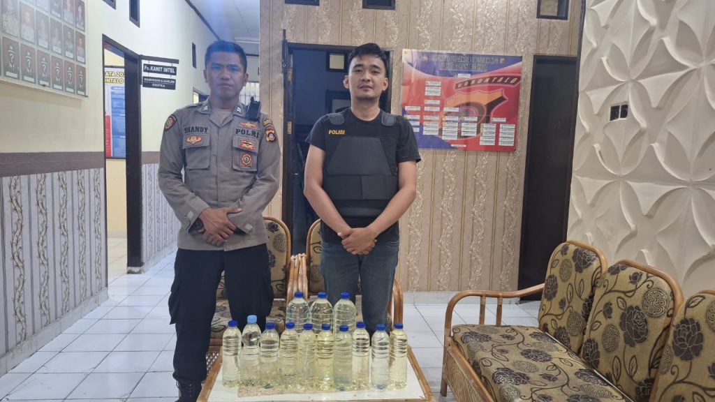 Antisipasi Gangguan Kamtibmas Jelang Pemilu 2024,Polsek KPG Gelar KRYD Dan Amankan Puluhan Botol Miras