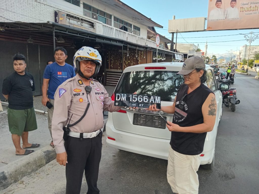 Operasi Keselamatan, Satlantas Polresta Gorontalo Kota Tindak Penggunaan TNKB Tidak Sesuai Spektek