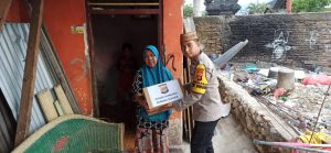 Berbagi Kasih di Bulan Ramadhan, Polsek Dungingi Bagikan Sembako
