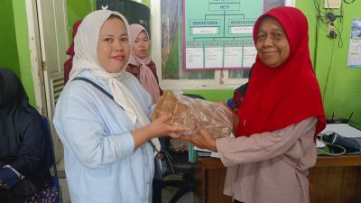 Pemdes Pelangkian Berikan Pelayanan Kesehatan Masyarakat Melalui Kader Posyandu